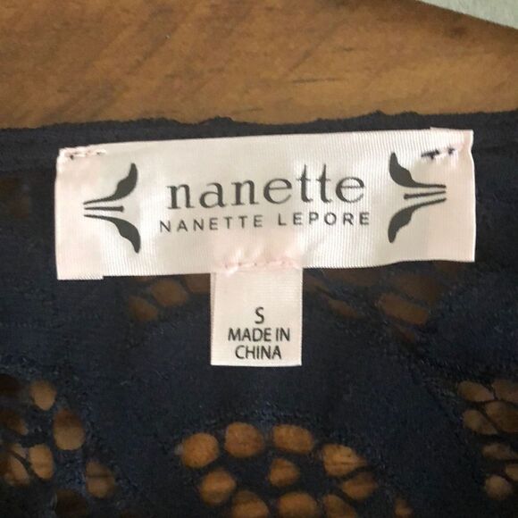 NWT Nanette Lepore Lace V-Neck Scalloped Top - S - Picture 7 of 10